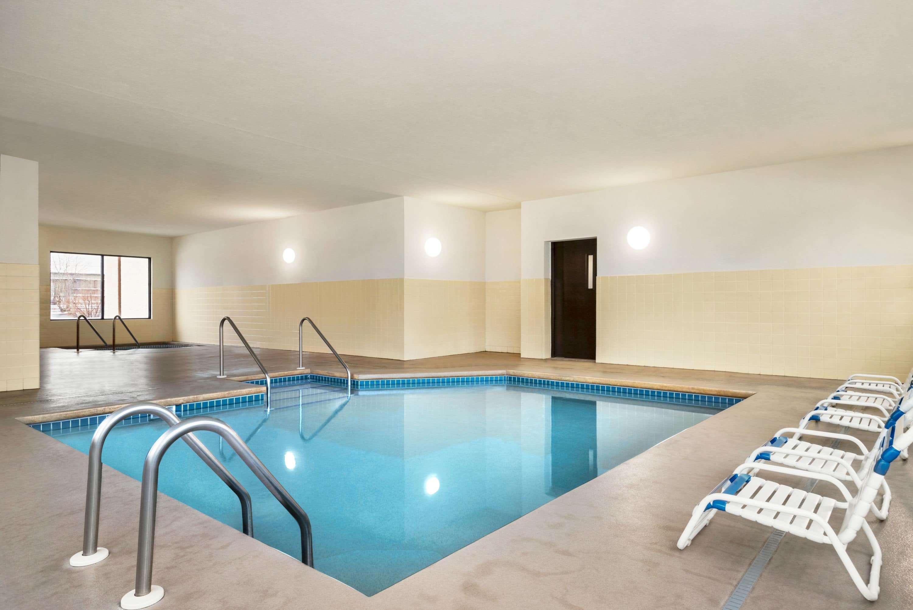 Howard Johnson By Wyndham Appleton Exterior photo